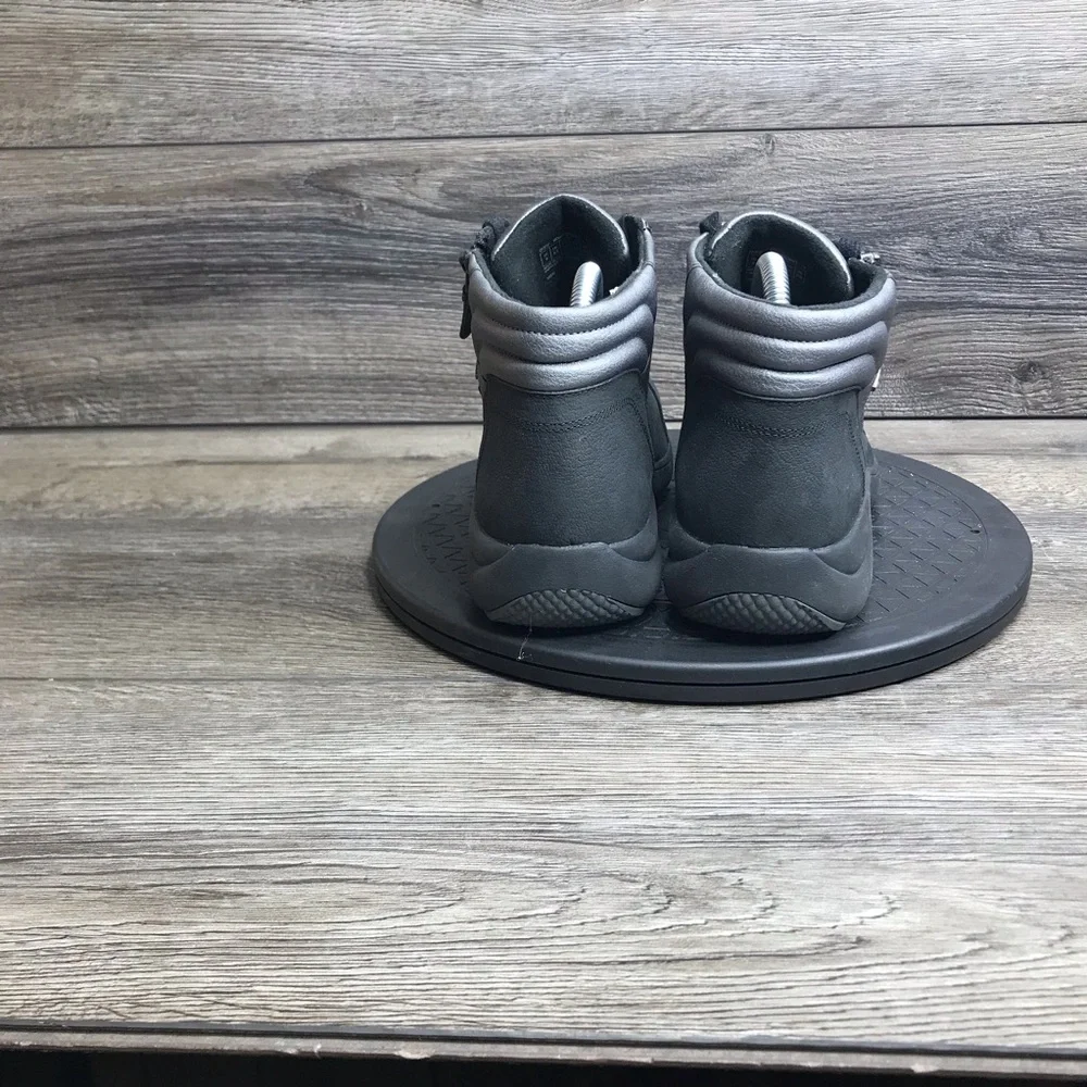 Aravon  stridarc women’s size 9 waterproof boots
